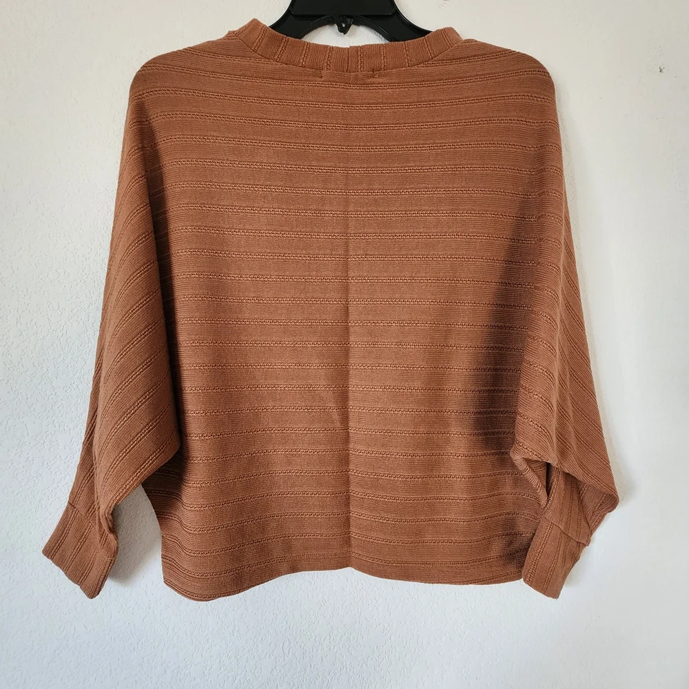 🎀Jolie - Women's Brown Crew Neck Sweater - Junior's Small🎀 - Picture 2 of 5